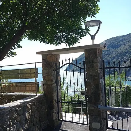 Casafischea 21 Via Venino 21 B *